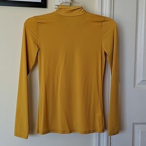 High neck Aritizia top